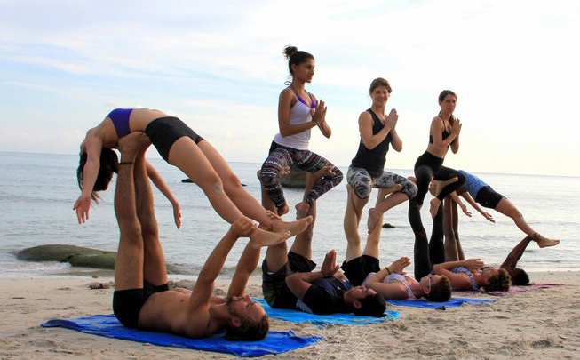 acro yoga in samui