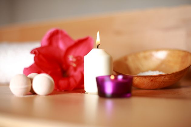 flower Spa candles and flowers