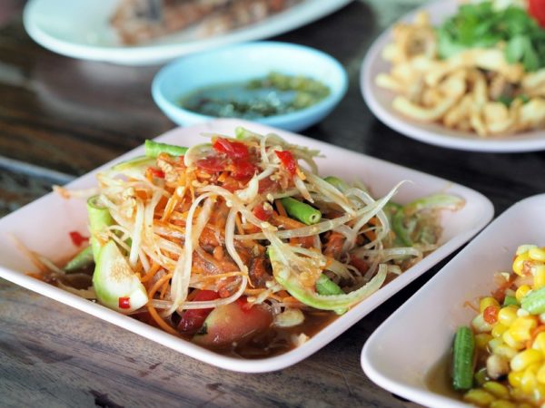 papaya-salad- plates of thai food