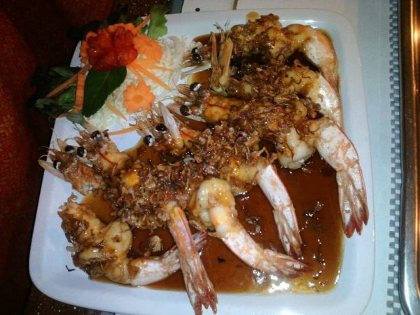 eating in choeng mon