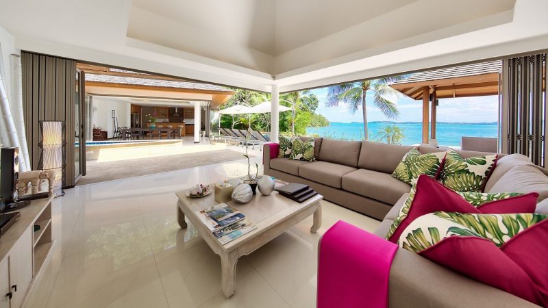 comfortable semi open living area of baan benjamart
