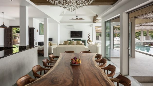 Villa Nirvana dining room