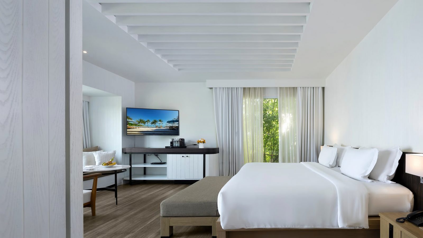 celes-beachfront-pool-suite-bedroom