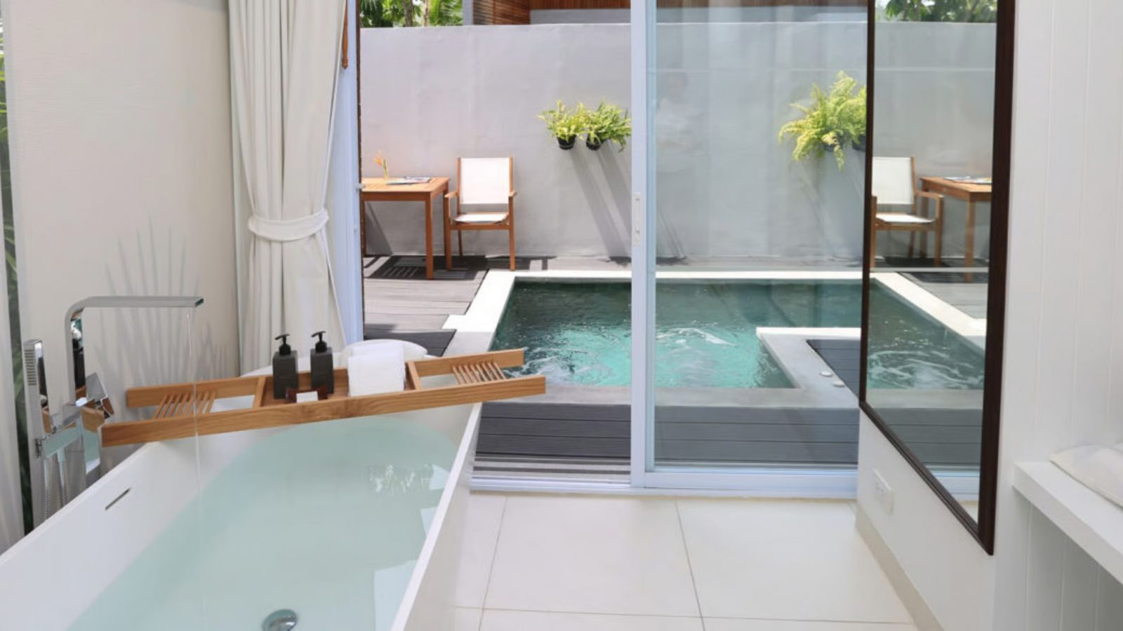 oasis-pool-villa-bathroom